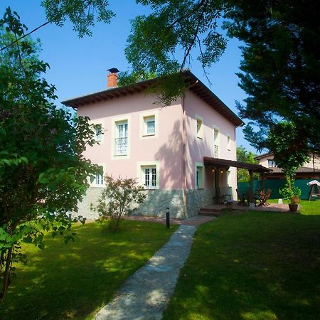 Villa Mercedes Piloña Exteriör bild
